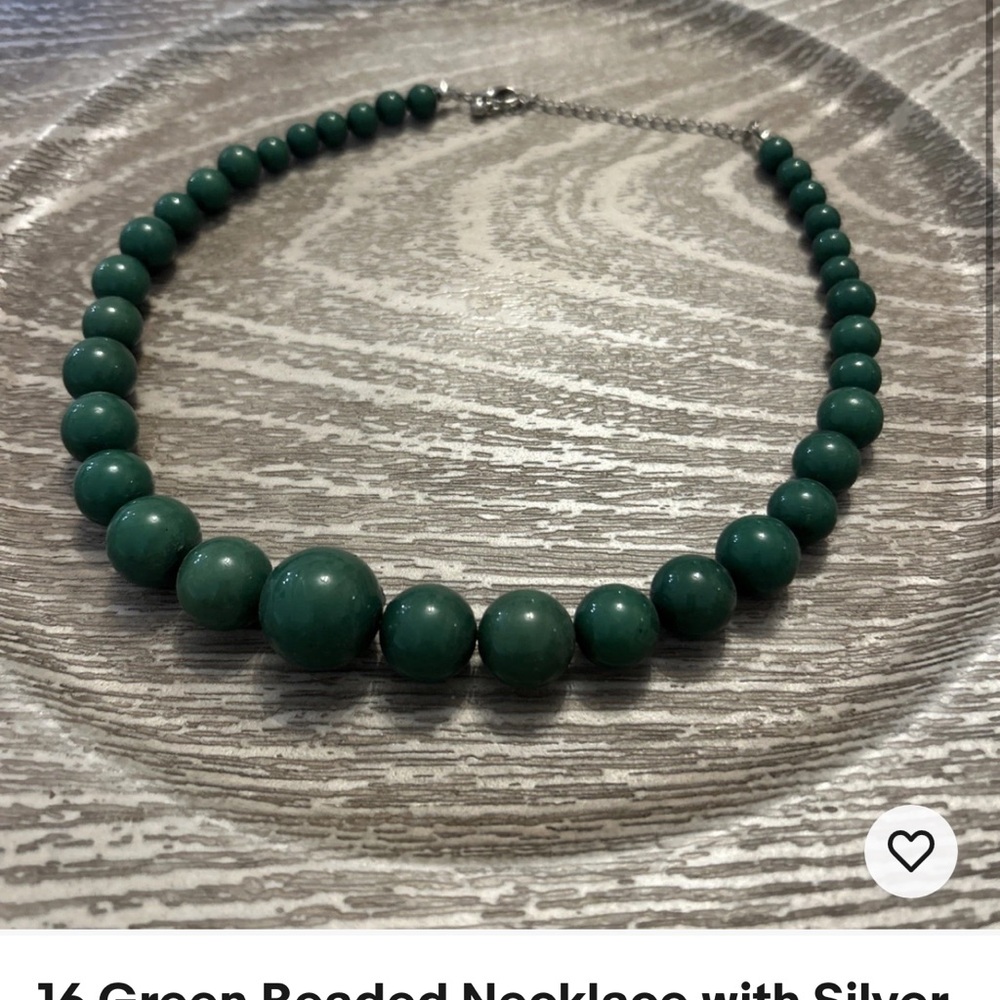 Green 16” Beaded choker Necklace with Silver Clasp
